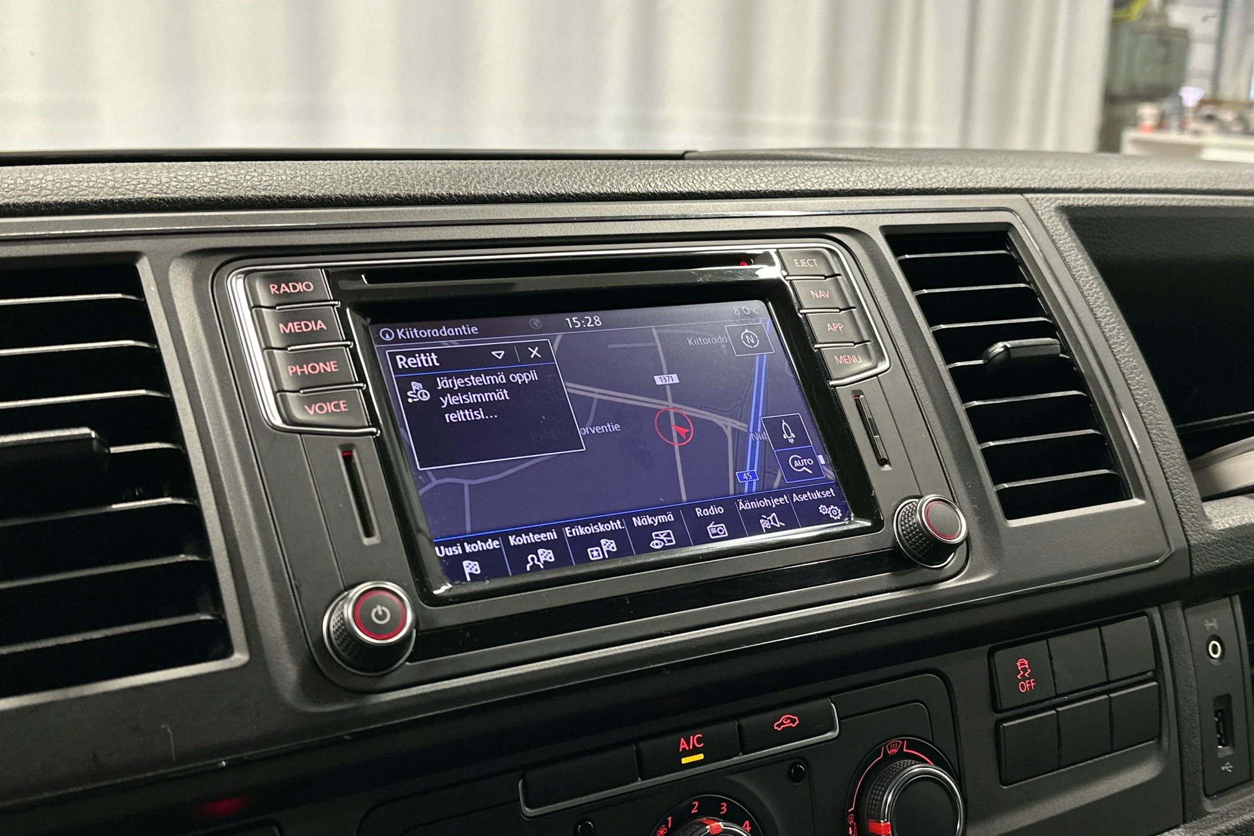 hopea Volkswagen Transporter 2018 kuva 12.