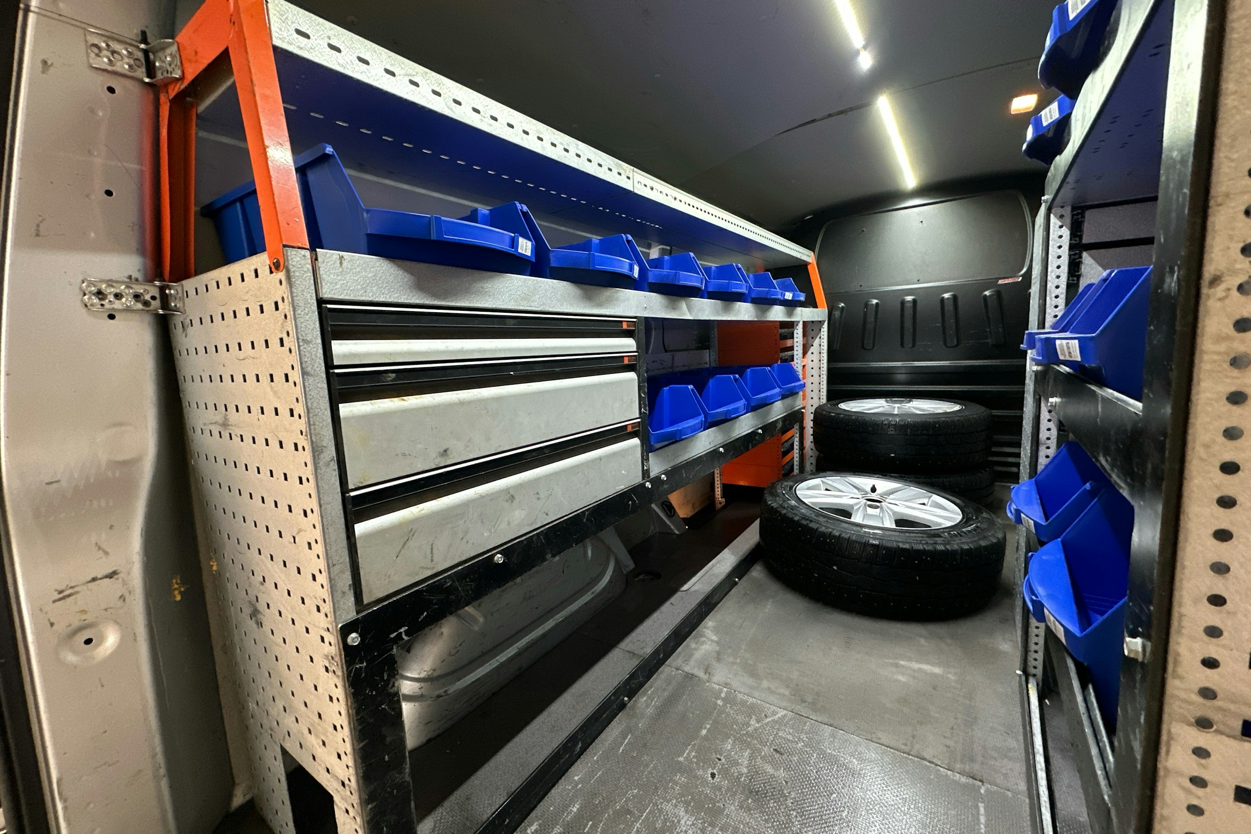 hopea Volkswagen Transporter 2018 kuva 20.