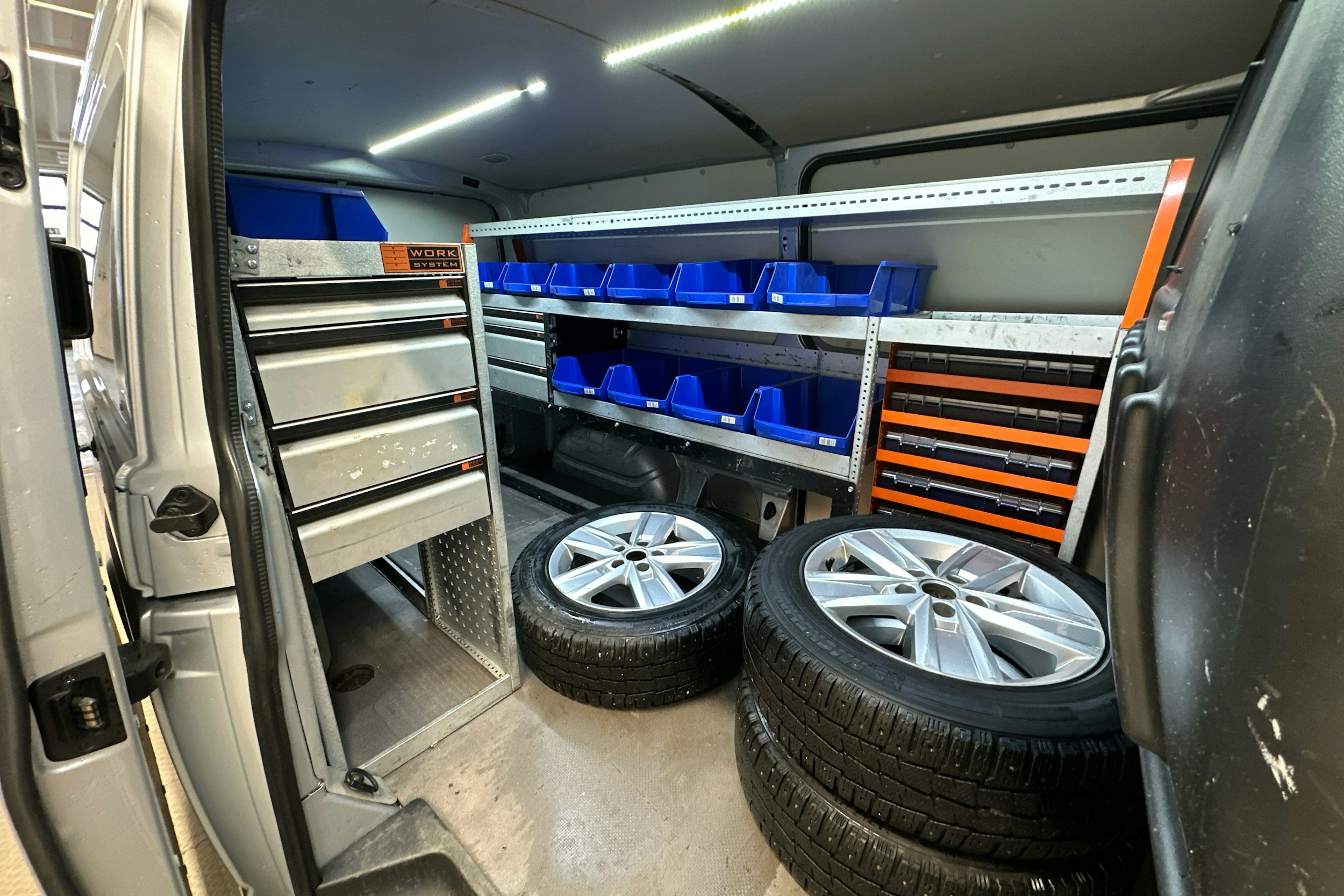 hopea Volkswagen Transporter 2018 kuva 22.