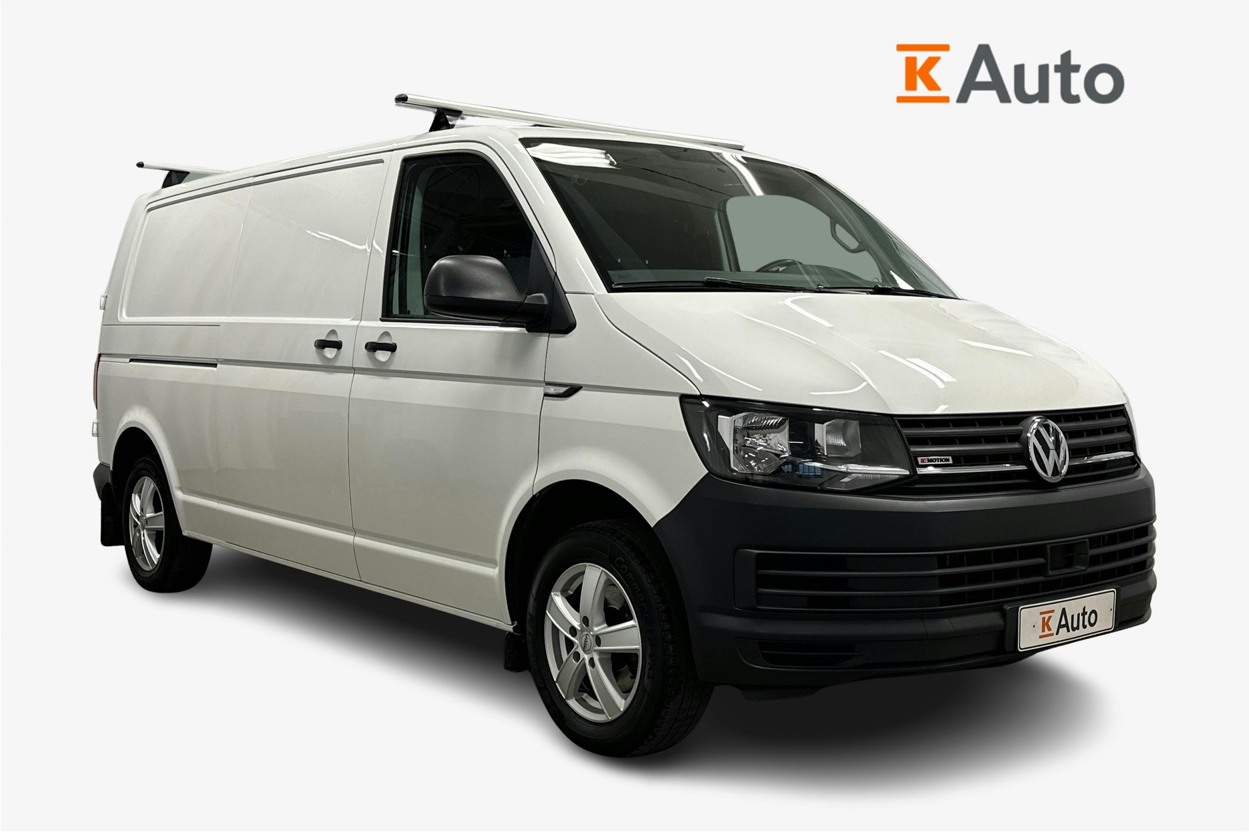 valkoinen Volkswagen Transporter 2018 kuva 1.