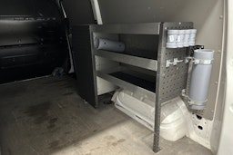 valkoinen Volkswagen Transporter 2018 kuva 13.