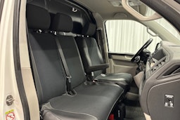 valkoinen Volkswagen Transporter 2018 kuva 15.