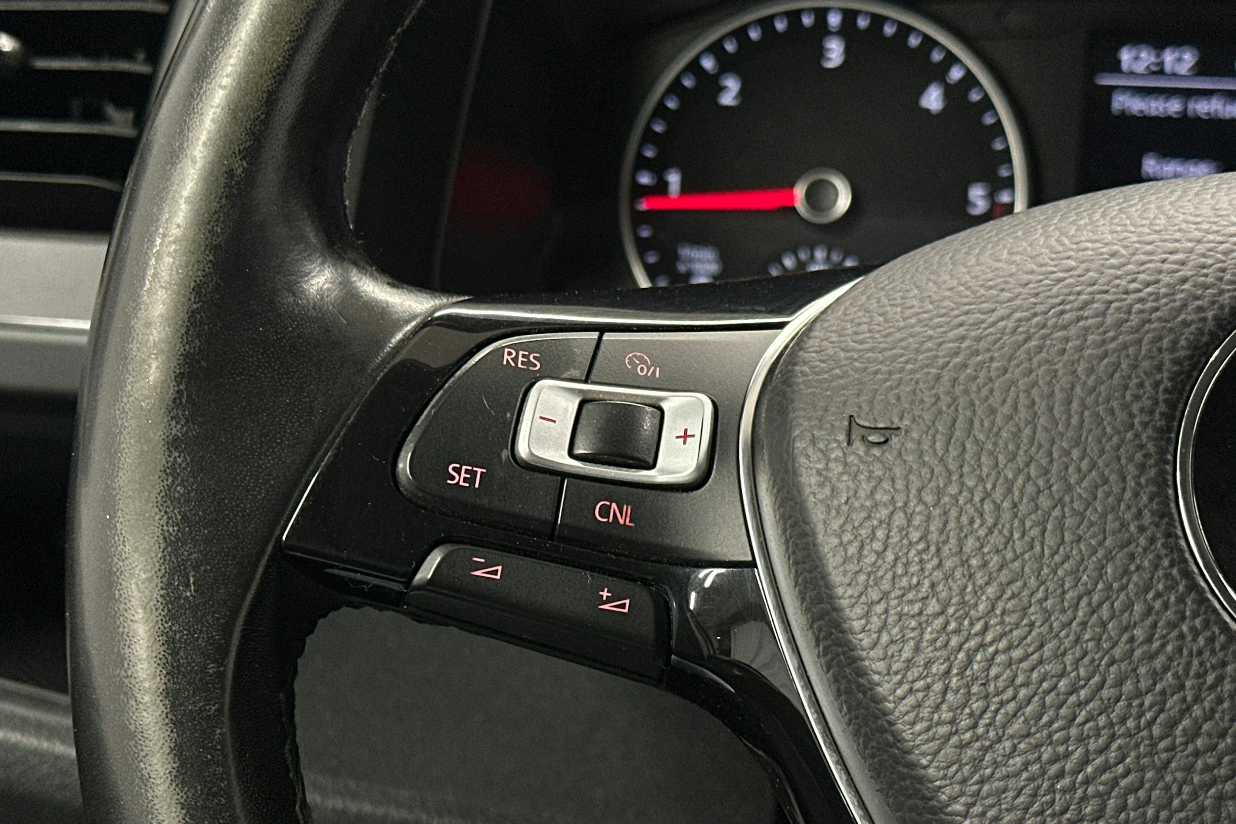 valkoinen Volkswagen Transporter 2018 kuva 17.