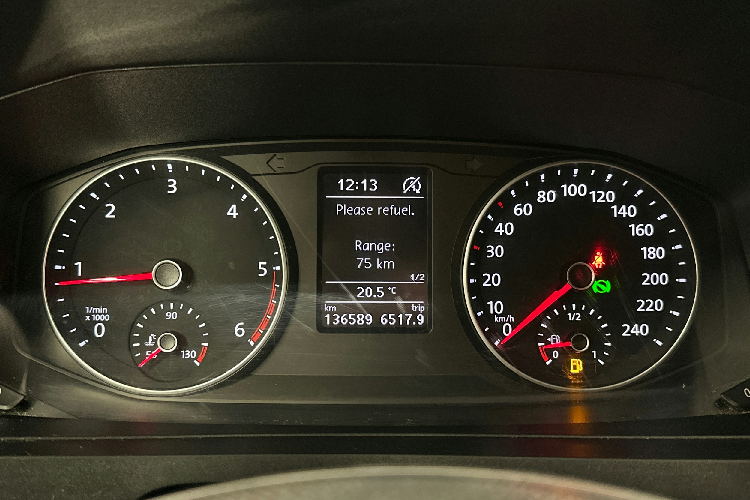 valkoinen Volkswagen Transporter 2018 kuva 19.