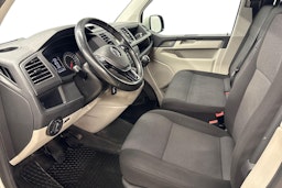 valkoinen Volkswagen Transporter 2018 kuva 6.
