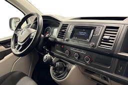 valkoinen Volkswagen Transporter 2018 kuva 8.