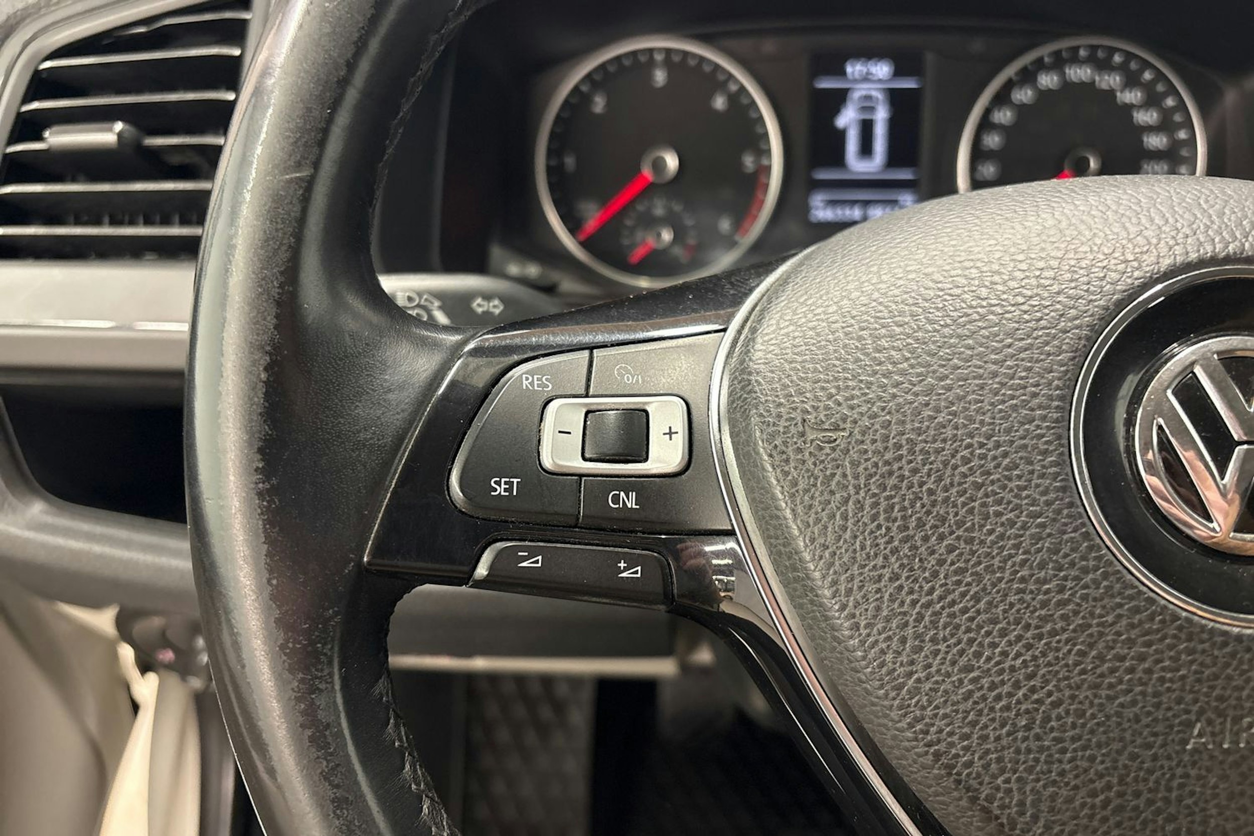 valkoinen Volkswagen Transporter 2018 kuva 11.