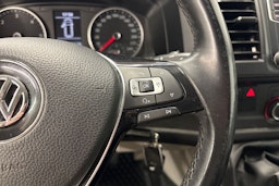 valkoinen Volkswagen Transporter 2018 kuva 12.