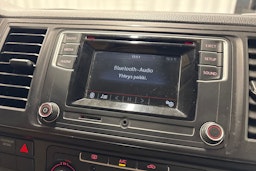 valkoinen Volkswagen Transporter 2018 kuva 14.