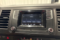 valkoinen Volkswagen Transporter 2018 kuva 16.