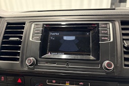 valkoinen Volkswagen Transporter 2018 kuva 17.