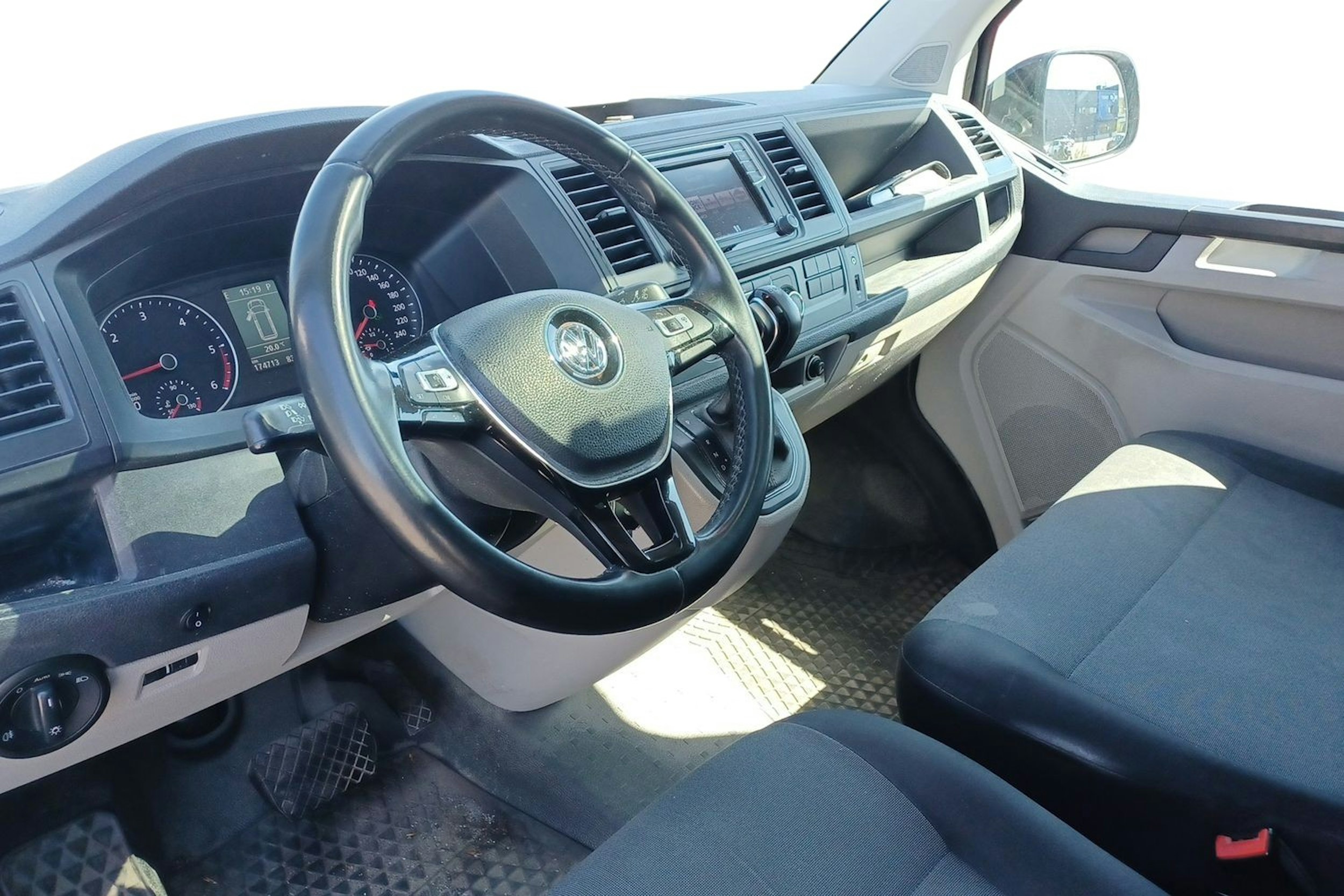 met. musta Volkswagen Transporter 2018 kuva 3.