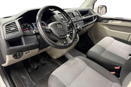 valkoinen Volkswagen Transporter 2018 kuva 8.
