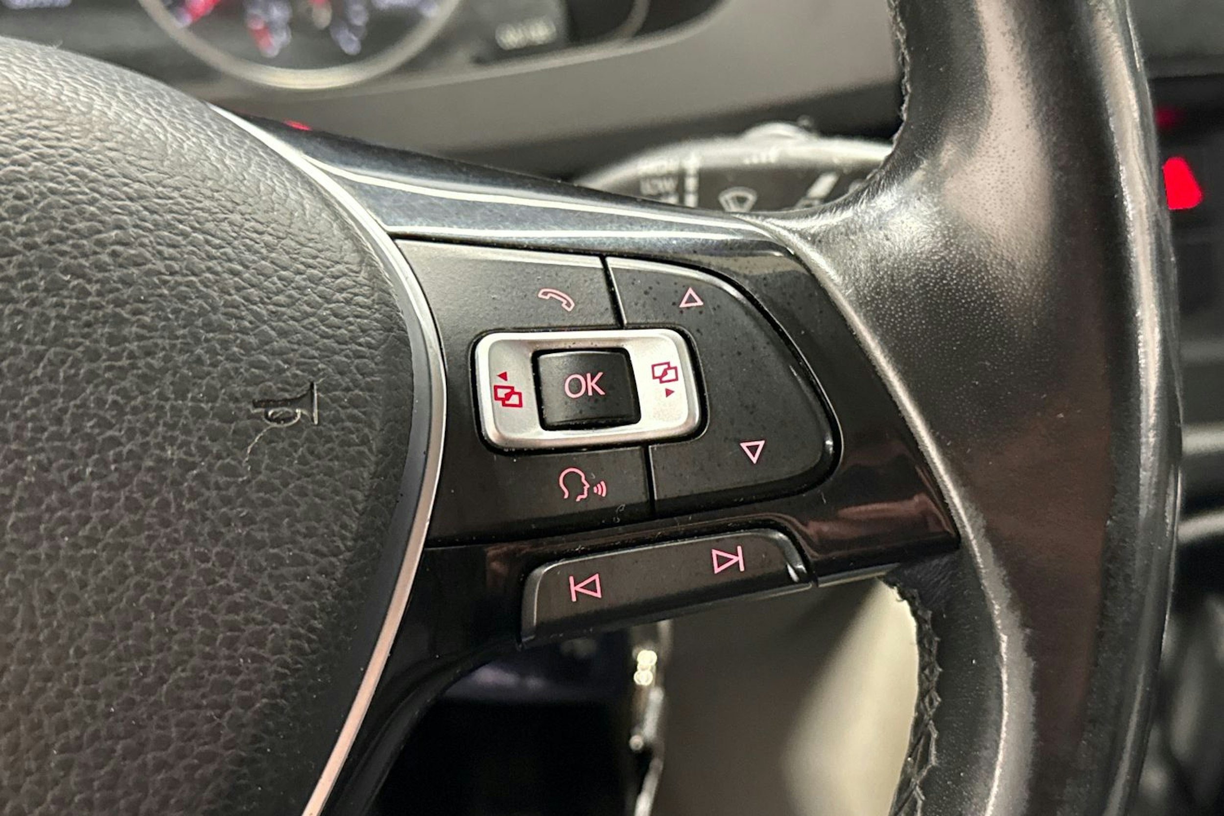 valkoinen Volkswagen Transporter 2018 kuva 21.