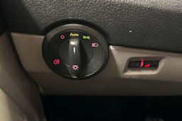 valkoinen Volkswagen Transporter 2018 kuva 22.