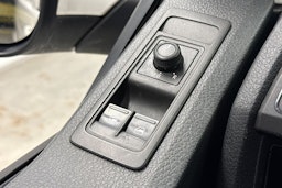 valkoinen Volkswagen Transporter 2018 kuva 23.