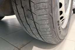 harmaa Volkswagen Transporter 2018 kuva 22.