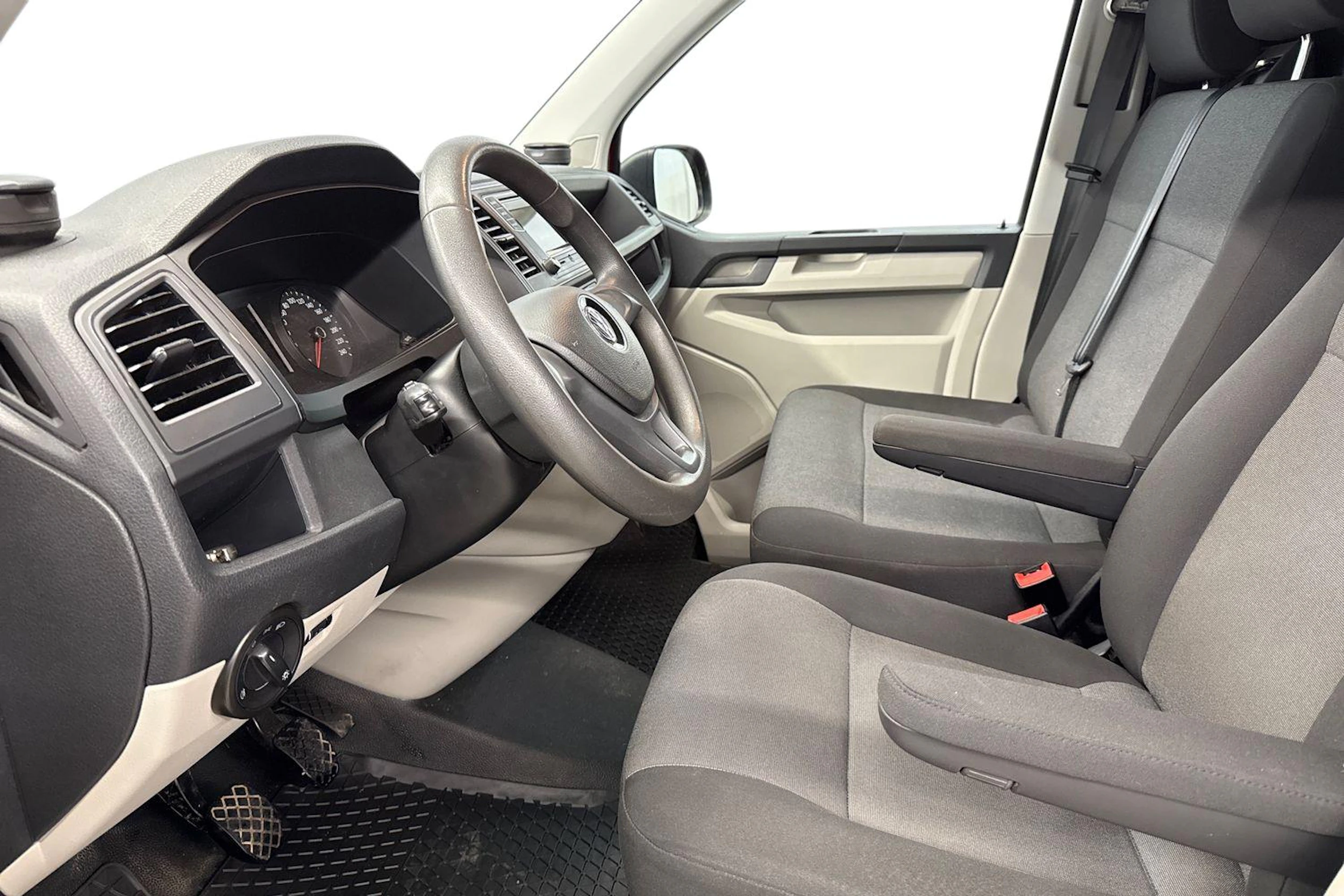 punainen Volkswagen Transporter 2018 kuva 6.