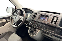 punainen Volkswagen Transporter 2018 kuva 8.