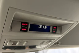 punainen Volkswagen Transporter 2018 kuva 17.