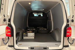 Valkoinen Volkswagen TRANSPORTER 2018 kuva 21.