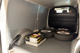 Valkoinen Volkswagen TRANSPORTER 2018 kuva 22.