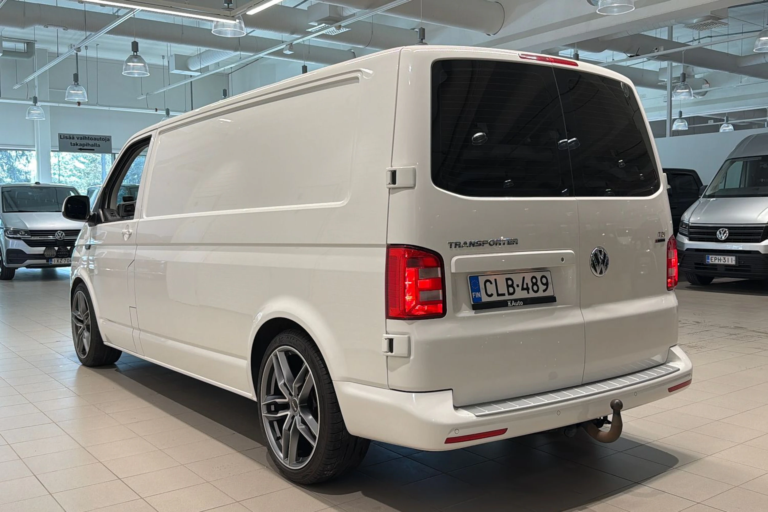 Valkoinen Volkswagen TRANSPORTER 2018 kuva 25.