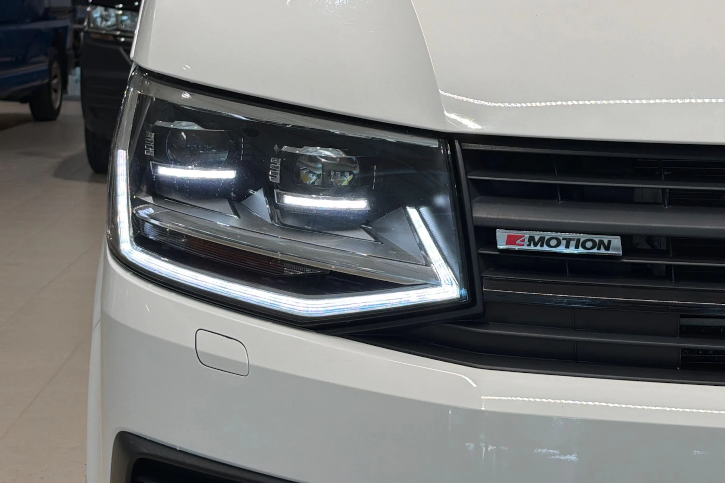 Valkoinen Volkswagen TRANSPORTER 2018 kuva 27.