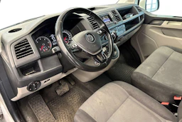 valkoinen Volkswagen Transporter 2018 kuva 3.
