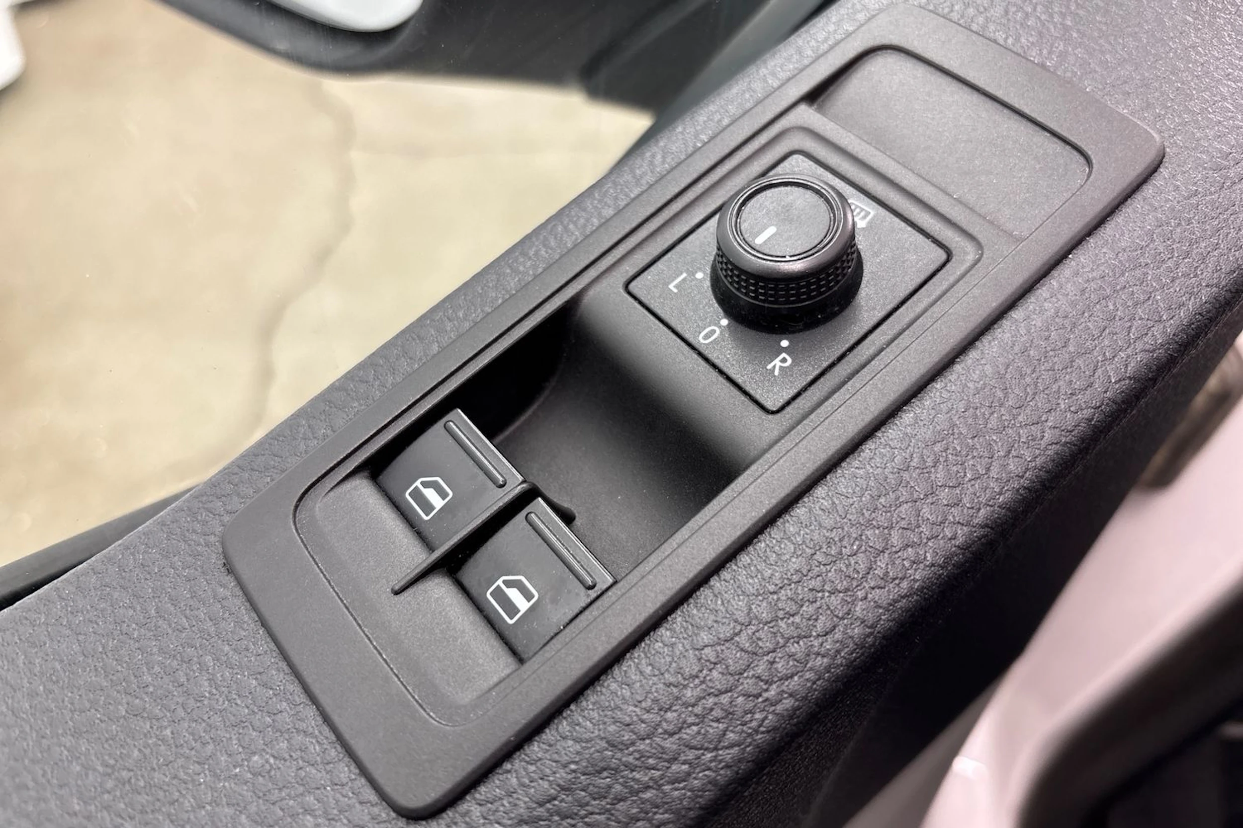 valkoinen Volkswagen Transporter 2018 kuva 17.