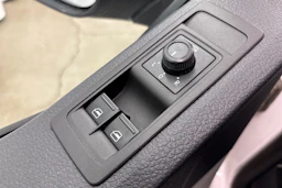 valkoinen Volkswagen Transporter 2018 kuva 17.