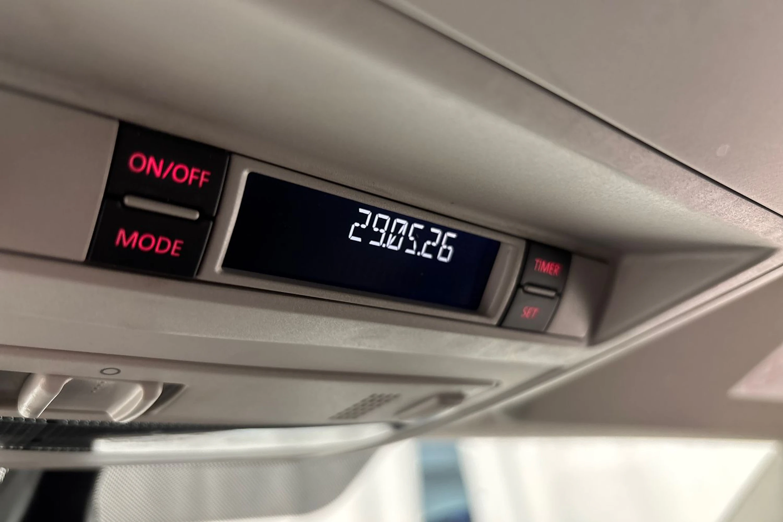 valkoinen Volkswagen Transporter 2018 kuva 25.