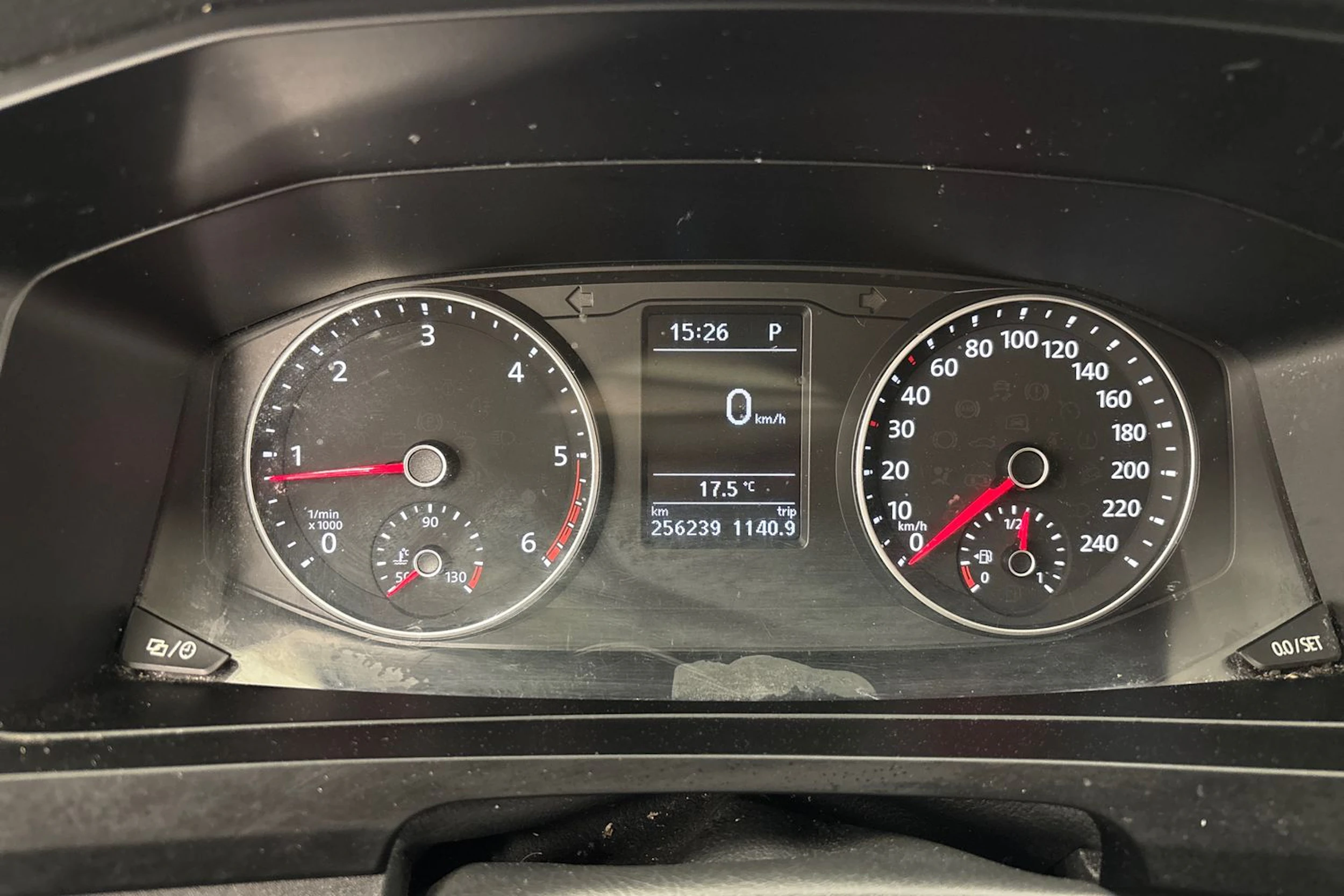valkoinen Volkswagen Transporter 2018 kuva 26.