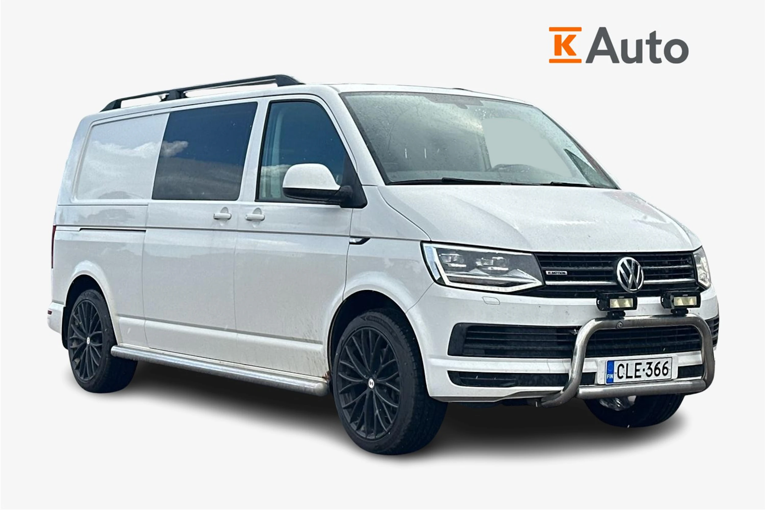 valkoinen Volkswagen Transporter 2018 kuva 1.