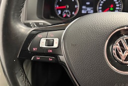 harmaa Volkswagen Transporter 2018 kuva 16.