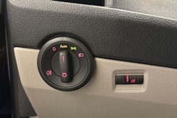 harmaa Volkswagen Transporter 2018 kuva 22.