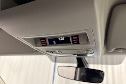 harmaa Volkswagen Transporter 2018 kuva 24.