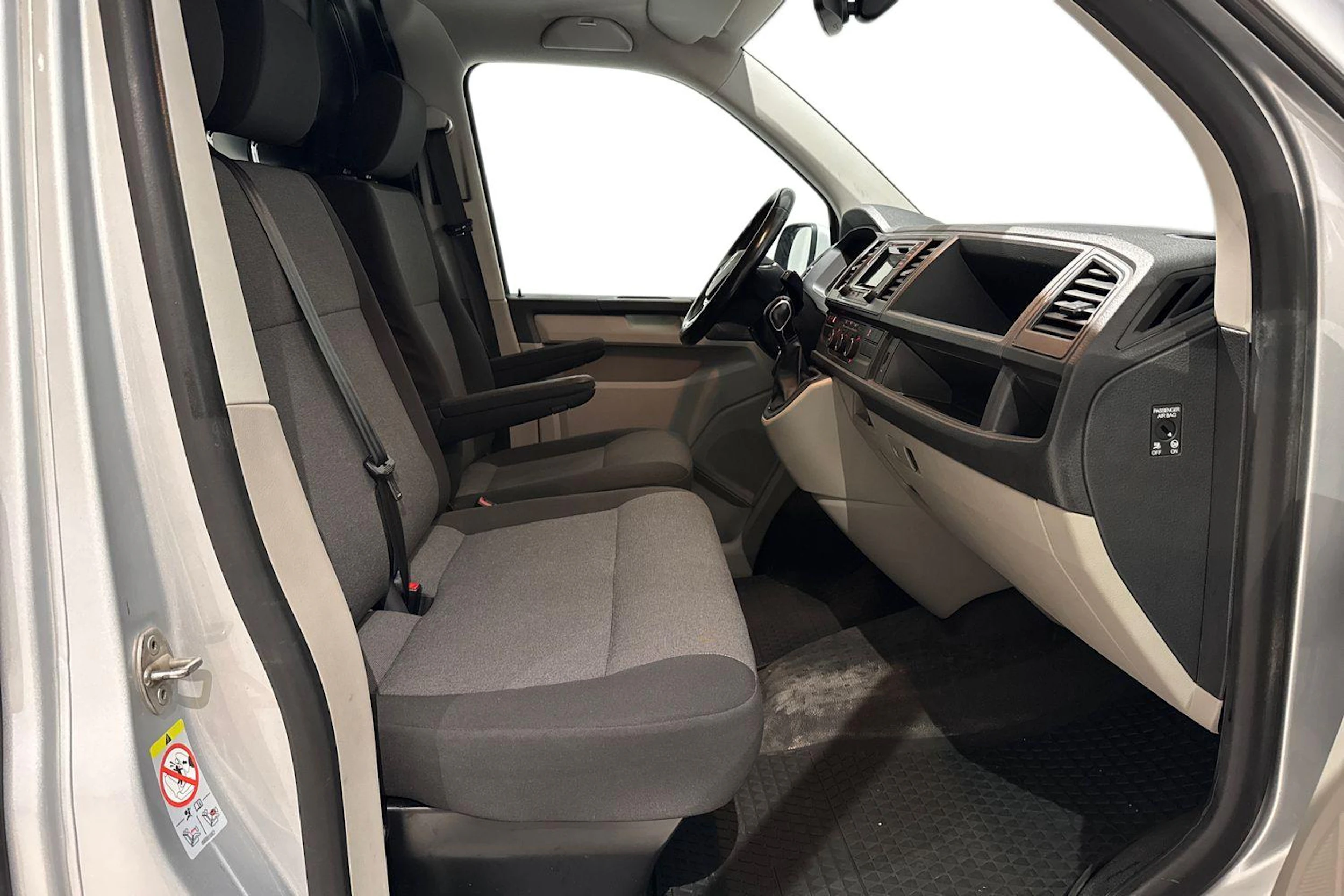 hopea Volkswagen Transporter 2018 kuva 11.