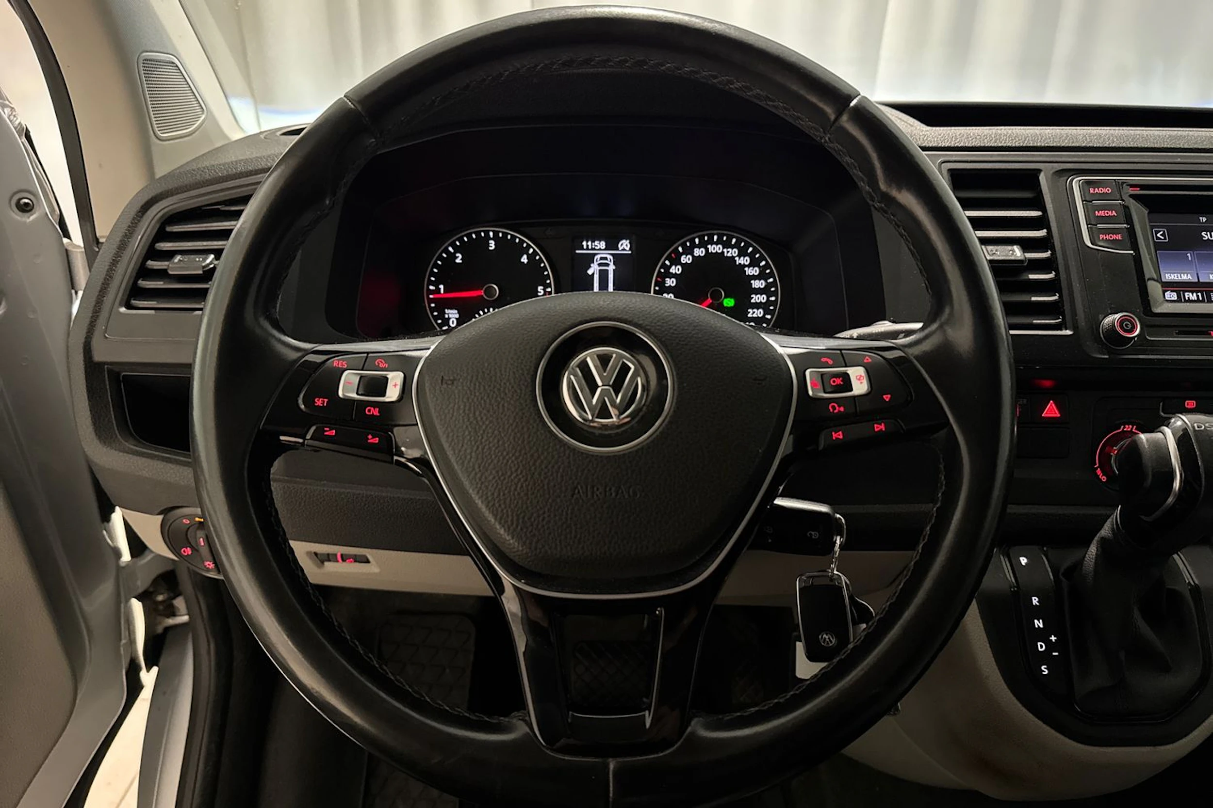 hopea Volkswagen Transporter 2018 kuva 17.