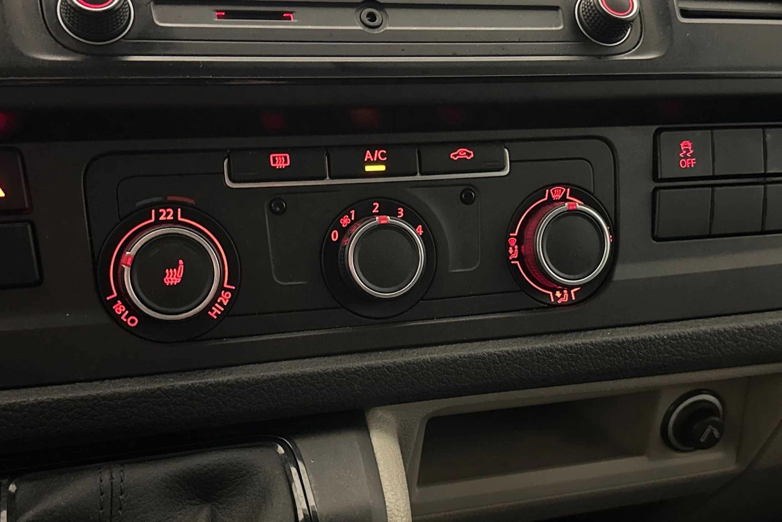 hopea Volkswagen Transporter 2018 kuva 21.