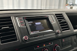 harmaa Volkswagen Transporter 2018 kuva 12.