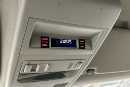 harmaa Volkswagen Transporter 2018 kuva 14.