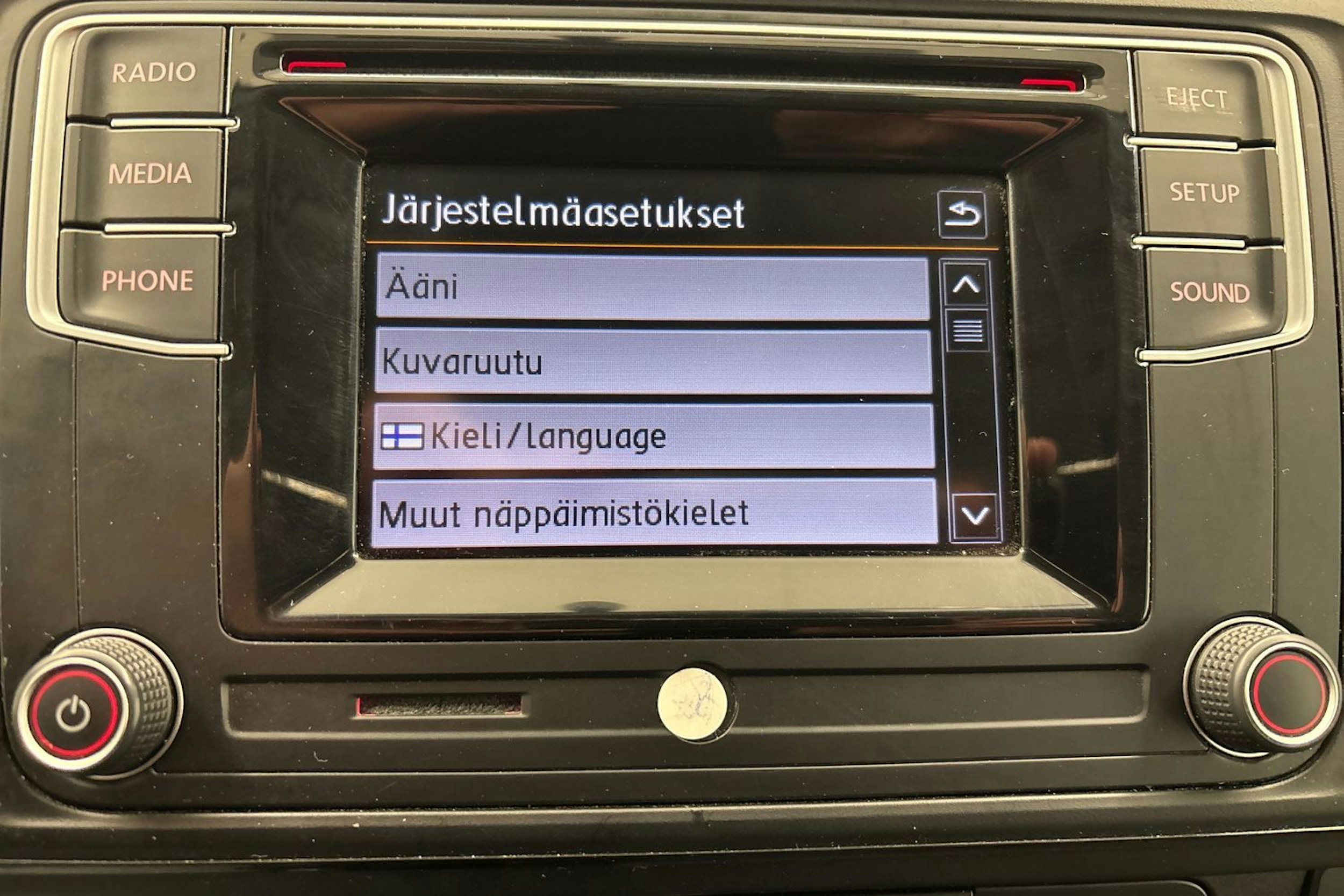 valkoinen Volkswagen Transporter 2018 kuva 19.