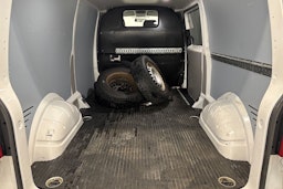 valkoinen Volkswagen Transporter 2018 kuva 23.