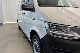 valkoinen Volkswagen Transporter 2018 kuva 25.