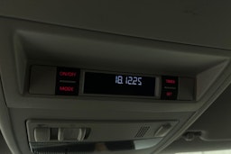 valkoinen Volkswagen Transporter 2018 kuva 29.