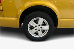 keltainen Volkswagen Transporter 2018 kuva 9.