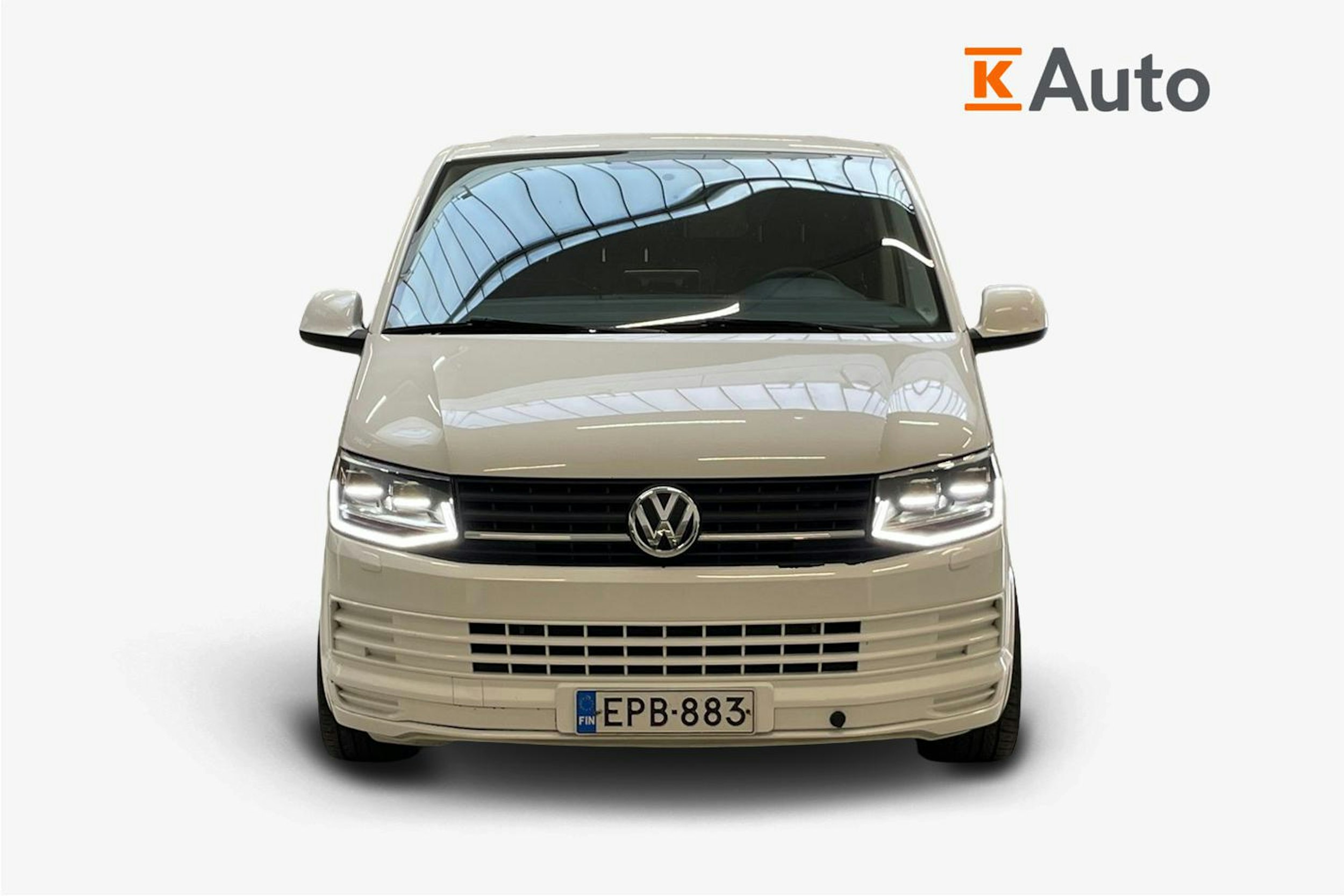 valkoinen Volkswagen Transporter 2018 kuva 5.