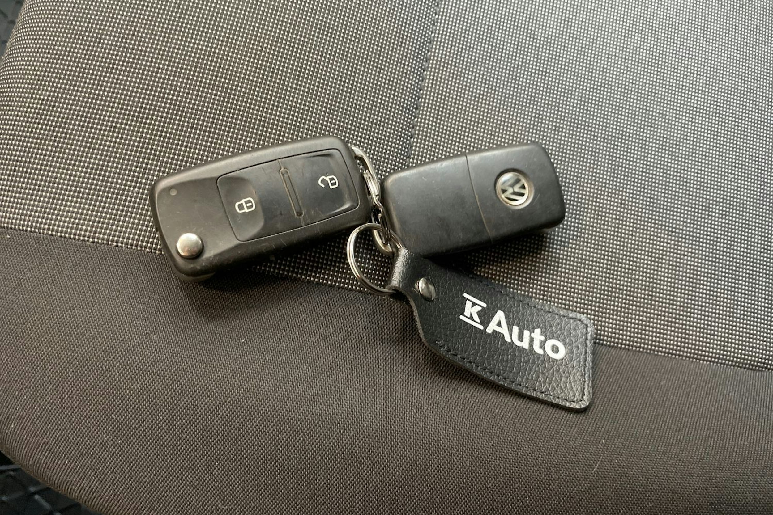 valkoinen Volkswagen Transporter 2018 kuva 21.