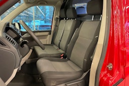 Punainen Volkswagen TRANSPORTER 2018 kuva 19.